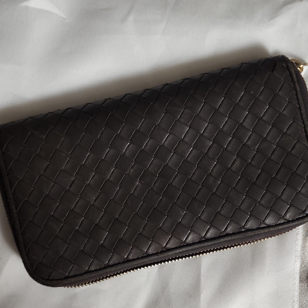 Authentic Bottega Venetta Intrecciato Woven Leather Wallet